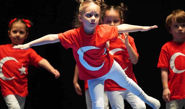 Minikler jimnastik şöleninde hünerlerini sergilediler