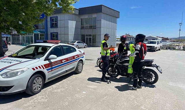 Motosiklet sürücülerine yönelik jandarmadan trafik eğitimi