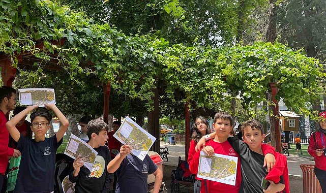 Muğla sokaklarında oryantiring eğitimi gençlere yön veriyor