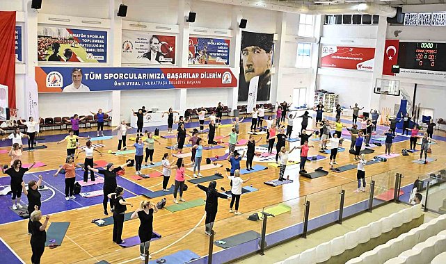 Muratpaşalı kadınlar sabah sporunda