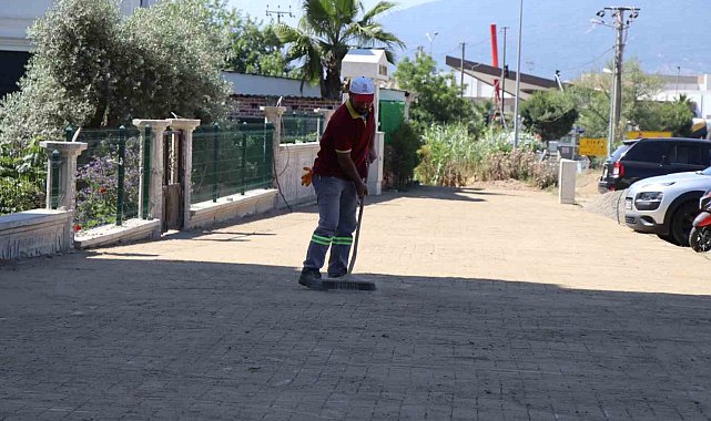 Nazilli Belediyesi İsabeyli'de yol çalışmalarını sürdürüyor