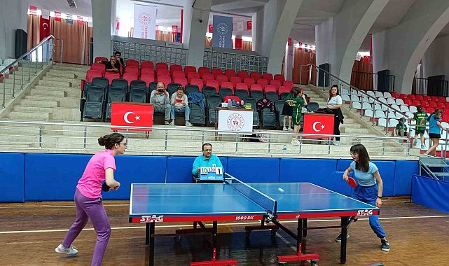 Nazillili özel sporcular madalyaları topladı