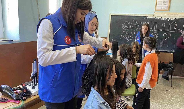 Niğde'de Gönüllü Makas Projesi ile köylerdeki çocukların saç bakımı yapılıyor