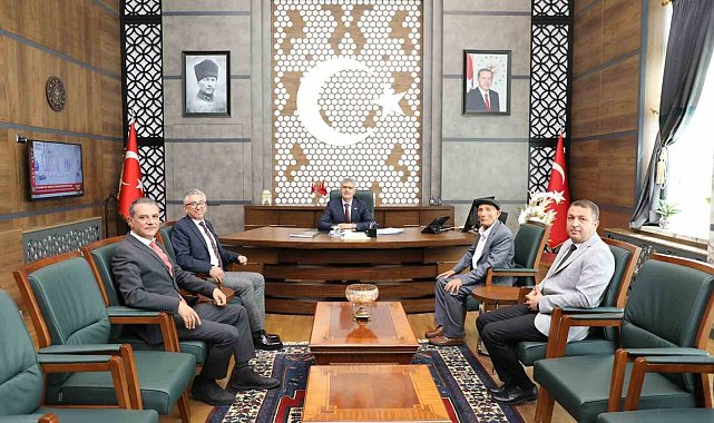 Niğdeli hayırsevere Vali Çelik'ten madalya