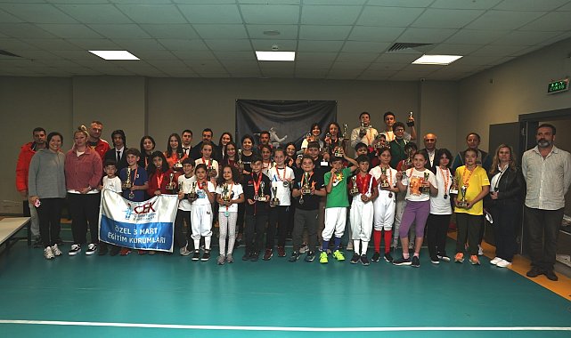 Nilüfer spor şenliklerinde kupa ve madalya heyecanı sürüyor