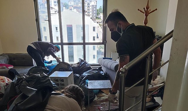 Nilüfer'deki evden 8 ton çöp çıktı