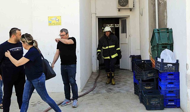 Öğretmenevinin mutfak bölümünde çıkan yangında 1 kişi dumandan etkilendi