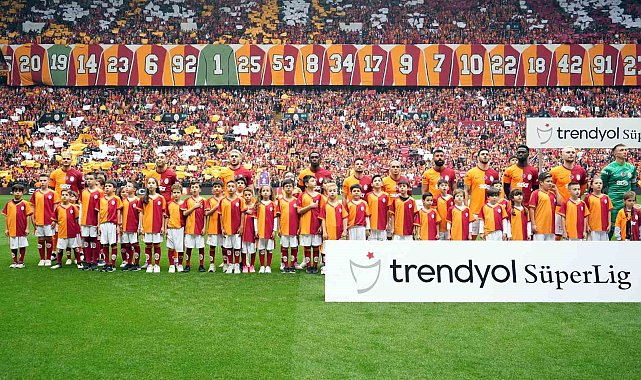 Okan Buruk, 11'de tek değişik yaptı