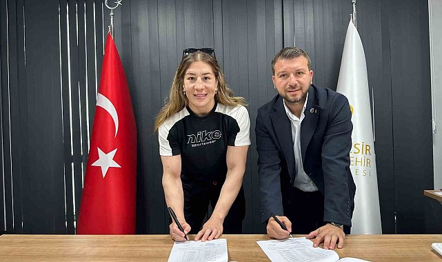 Olimpiyatlar öncesi milli güreşçi Yasemin Adar Yiğit ile sözleşme yenilendi