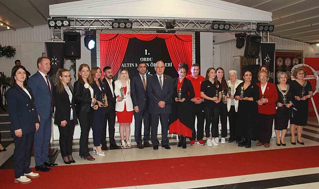 Ordu'nun mesleklerinde ilk olan kadınları ödüllendirildi