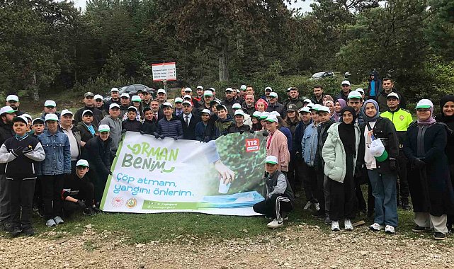 Ormana atılan çöpler el birliğiyle toplandı