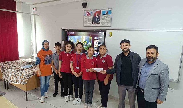 Ortaokul öğrencilerinden el emeği ürünlerinden bağış