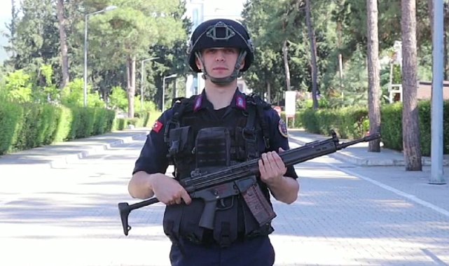 Osmaniye'de jandarmadan duygusal anneler günü klibi