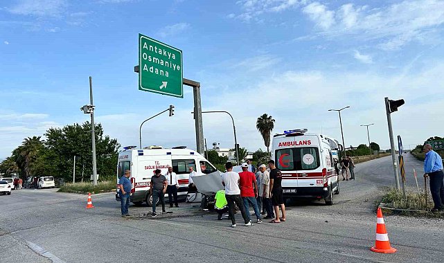 Otobüsle çarpışarak hurdaya dönen Tofaş'ın sürücüsü yaralandı
