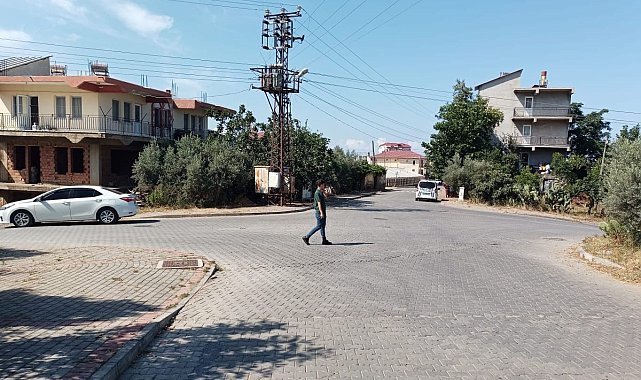 Otomobil ile motosiklet çarpıştı, anne ve 2 çocuğu yaralandı