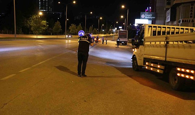 Otomobile çarpan motosiklette bulunan iki genç hayatını kaybetti: Araçtaki yolcu kaza anını şans eseri kayda aldı