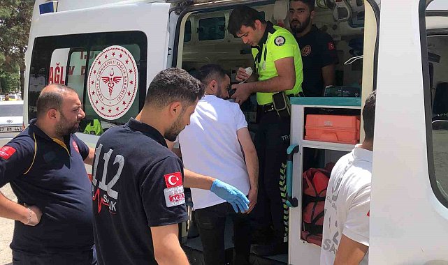 Otomobilin çarptığı kız öğrenci yaralandı