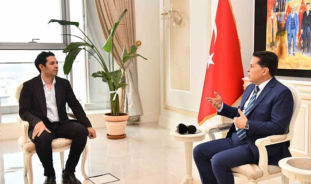Oyuncu Mert Fırat Esenyurt Belediye Başkanı Özer'i makamında ziyaret etti