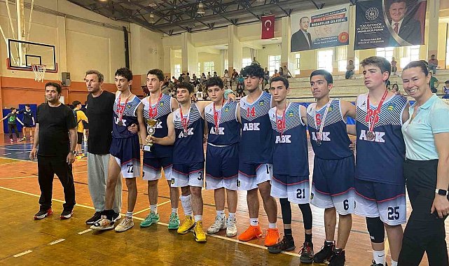 Özel Başak Koleji basketbolda Aydın ikincisi oldu