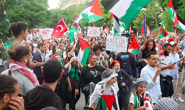 Paris'te Filistin'e destek İsrail'e tepki: "Masum çocukları öldürmekten vazgeçin"