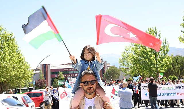 PAÜ'de Filistin'e destek yürüyüşü yapıldı