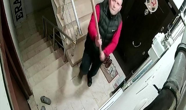 Pendik'te kardeşiyle anlaşmazlık yaşadı, aile apartmanında kameraları kırdı