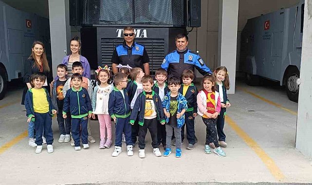 Polis ekipleri 172 öğrenci ile bir araya geldi