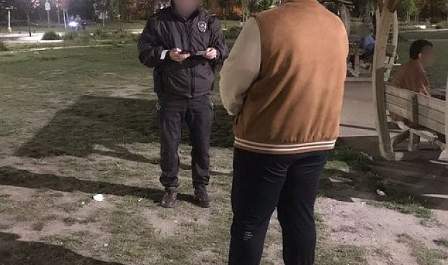 Polis ekiplerince Millet Bahçesi ve Dede Korkut Parkı'nda 68 şahıs sorgulandı