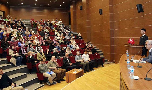 Prof. Dr. Aslan'dan Hz. Peygamber'in örnekliği konferansı