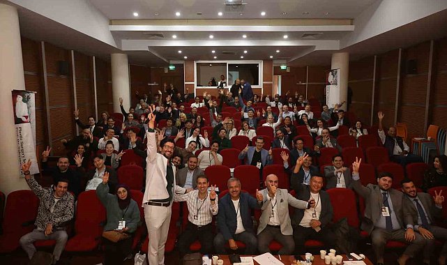 Prof. Dr. Süleyman Taş'tan, 100 cerrahın canlı izlediği estetik ameliyat