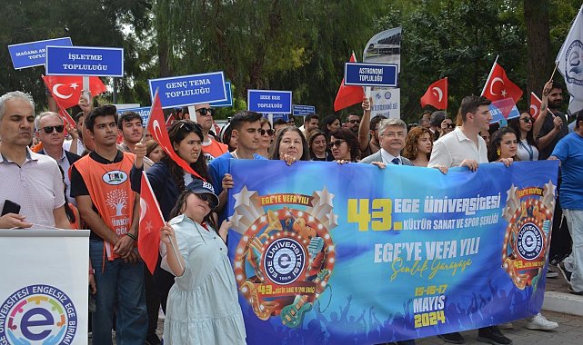 "Ege'ye Vefa Yılı Şenlik Yürüyüşü" renkli görüntülere sahne oldu