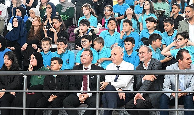 "Okullar Arası Masa Tenisi Turnuvası"nda dereceye girenlere ödülleri verildi