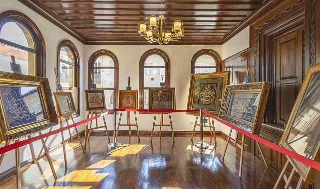 "Tarihin Akışında Meşhur Hattatlar" sergisi Bursa'da ziyarete açıldı