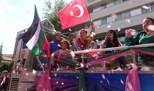 "Uluslararası Gül Festivali" Isparta'da renkli görüntülerle başladı