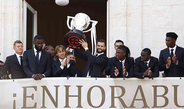 Real Madrid, şampiyonluk turu attı