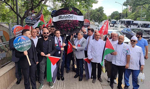 Refah'a saldırı İsrail Büyükelçiliği önünde protesto edildi