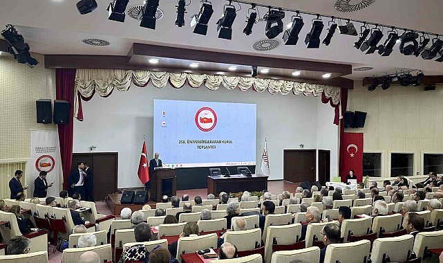 Rektör Çomaklı, ÜAK toplantısına katıldı