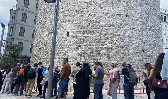 Restorasyonu tamamlanan Galata Kulesi ziyarete açıldı