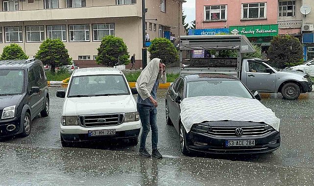 Rize'de dolu yağışı