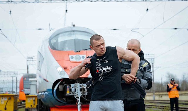 Rus atlet, 650 tonluk treni çekerek dünya rekoru kırdı
