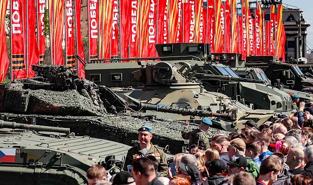 Rusya, Ukrayna ordusundan ele geçirdiği Batı teçhizatını sergiliyor