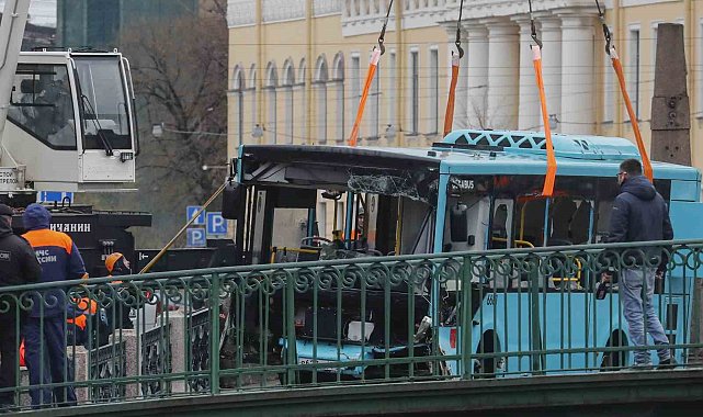 Rusya'da nehre uçan otobüste 7 kişi öldü