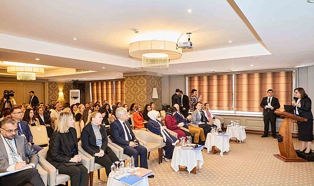Şahin, Koruyucu Aile Hizmeti Eğitim Çalıştay'ına katıldı