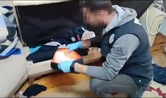 Sahte ilanlarla vatandaşı dolandıran 14 kişilik suç şebekesi çökertildi