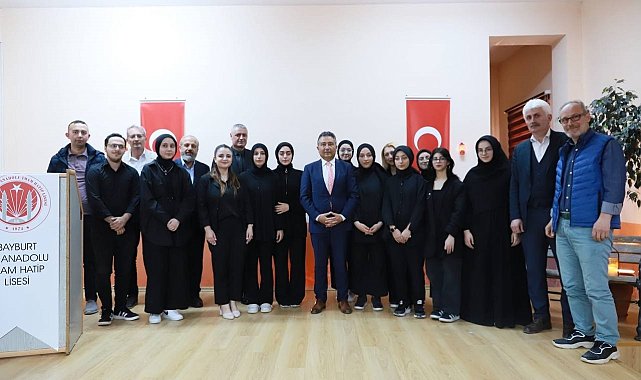 Şair Abdurrahim Karakoç şiirleriyle anıldı