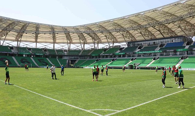 Sakaryaspor, play-off finaline Atatürk Stadyumu'nda hazırlanıyor