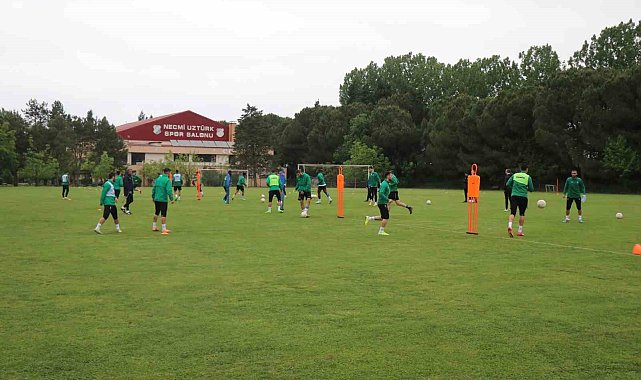 Sakaryaspor'un Süper Lig hayali play-off'lara kaldı