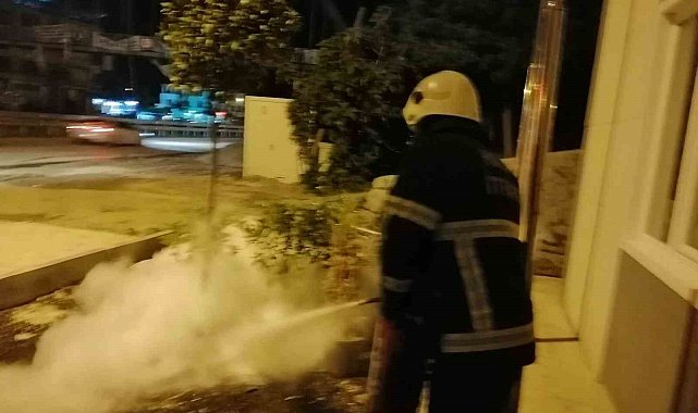 Samandağ'da elektrik tellerinde çıkan yangın söndürüldü