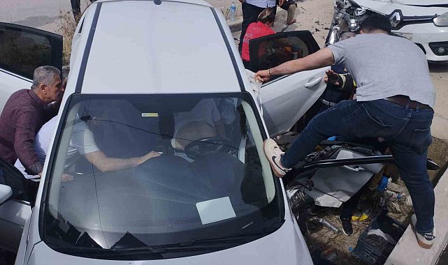 Samandağ'da trafik kazası: 4 yaralaı