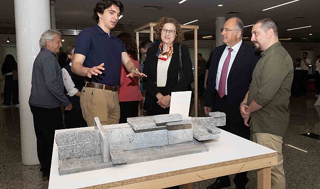 Sanayi atıkları sanat eserine dönüştü